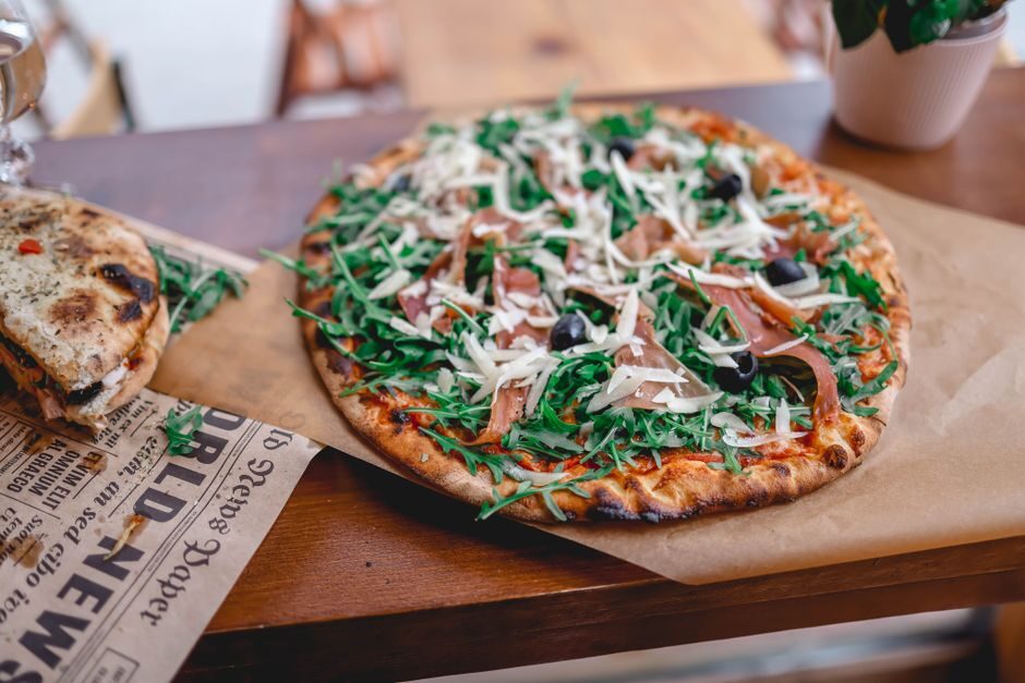 Pizza flammekueche à l'alsacienne