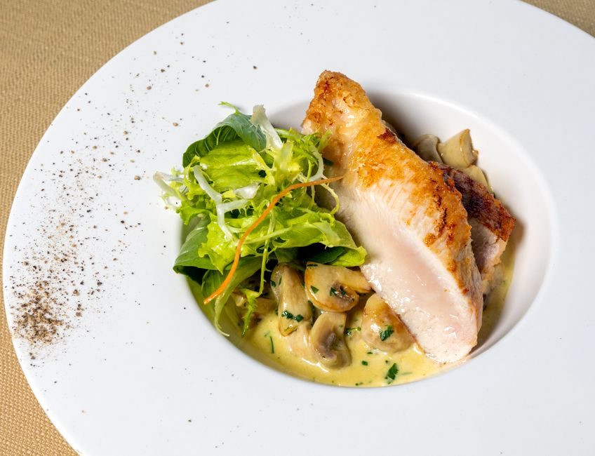 Poulet de Bresse à la crème et aux morilles